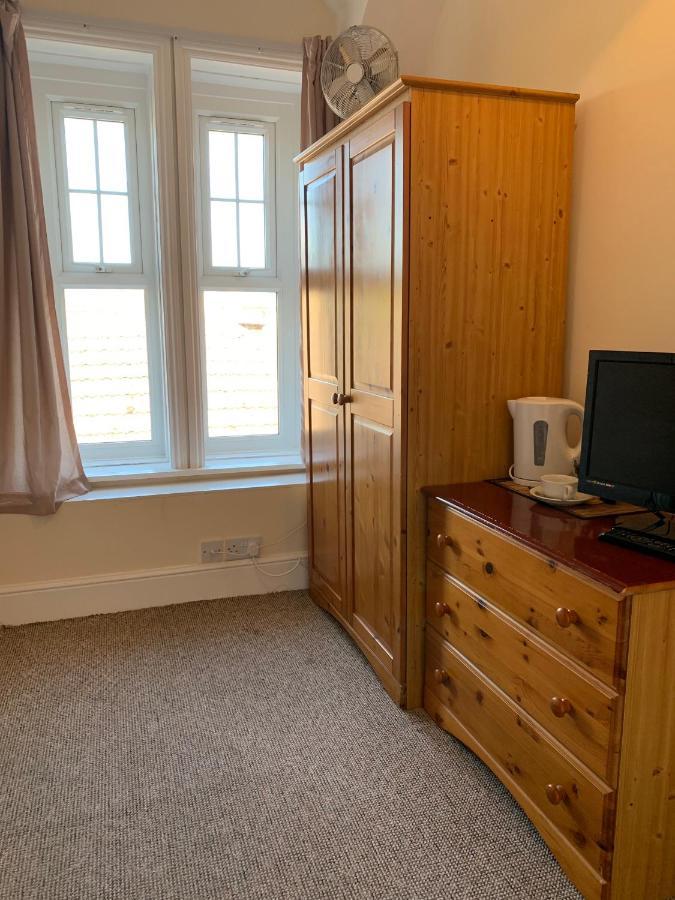 Park Inn Hotel Folkestone フォークストン エクステリア 写真