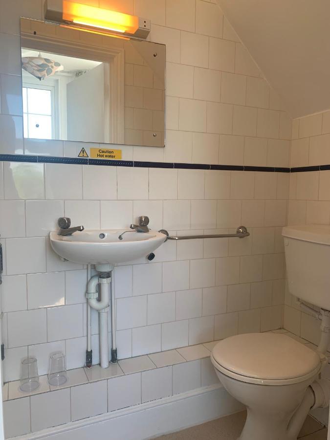 Park Inn Hotel Folkestone フォークストン エクステリア 写真