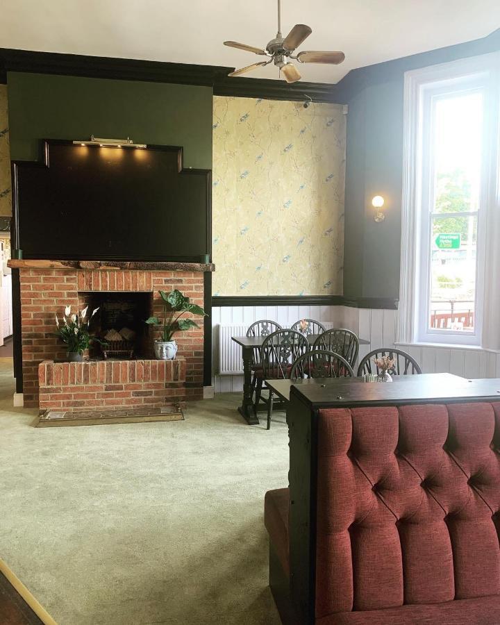 Park Inn Hotel Folkestone フォークストン エクステリア 写真