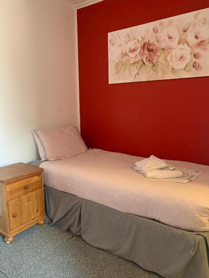 Park Inn Hotel Folkestone フォークストン エクステリア 写真