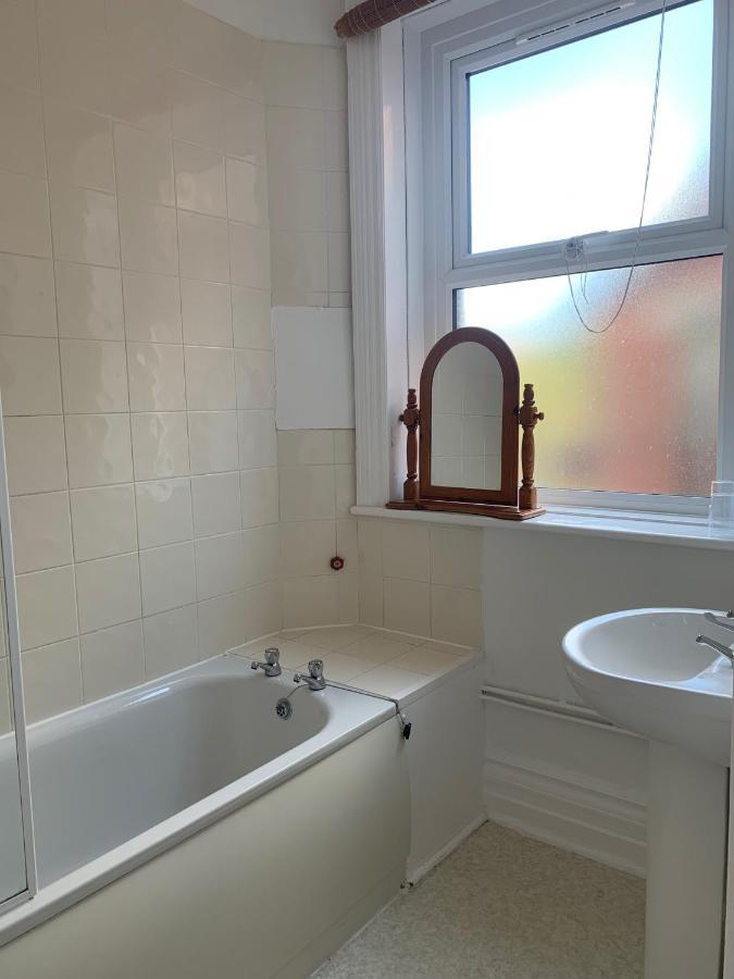 Park Inn Hotel Folkestone フォークストン エクステリア 写真