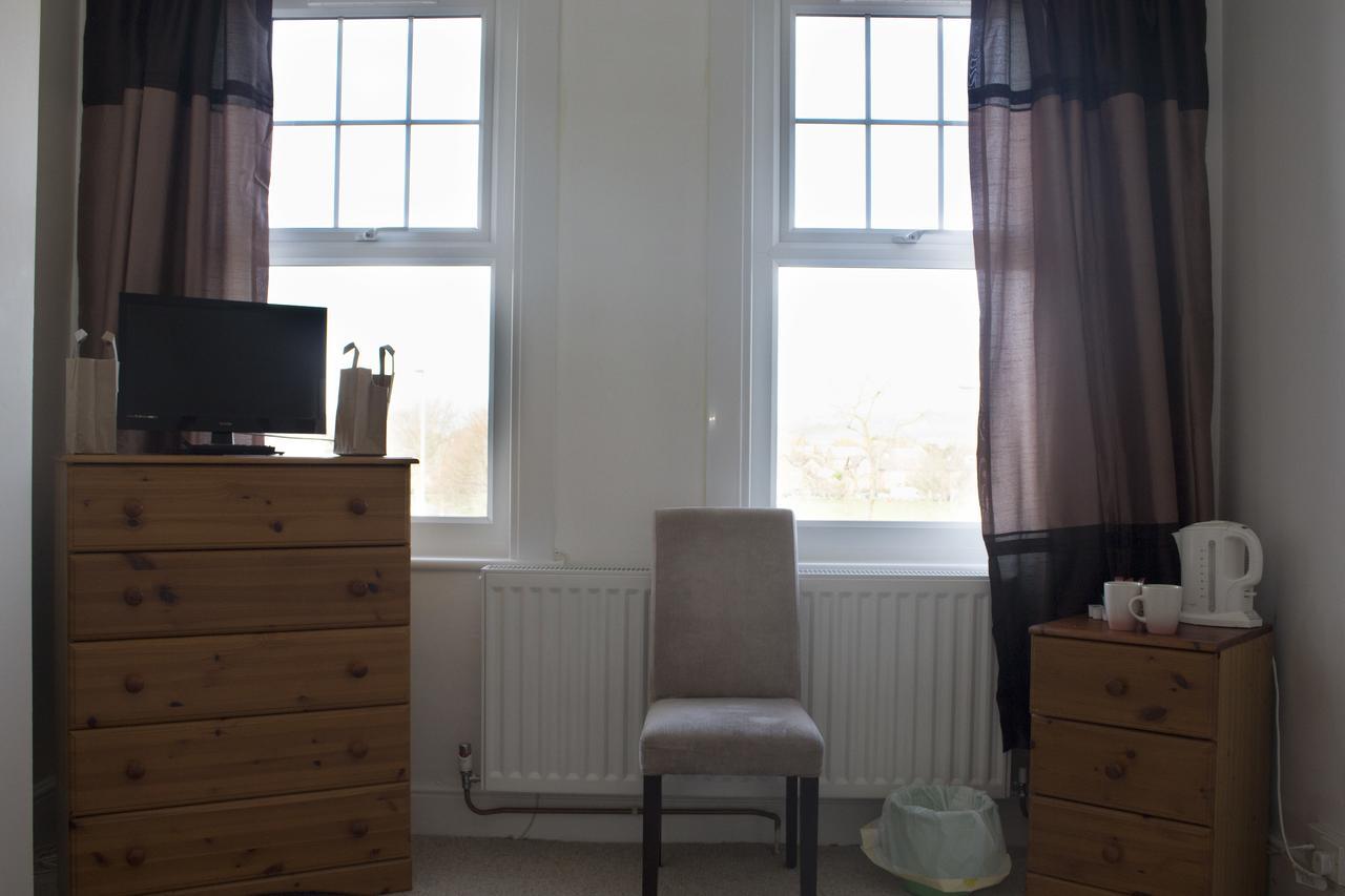 Park Inn Hotel Folkestone フォークストン エクステリア 写真